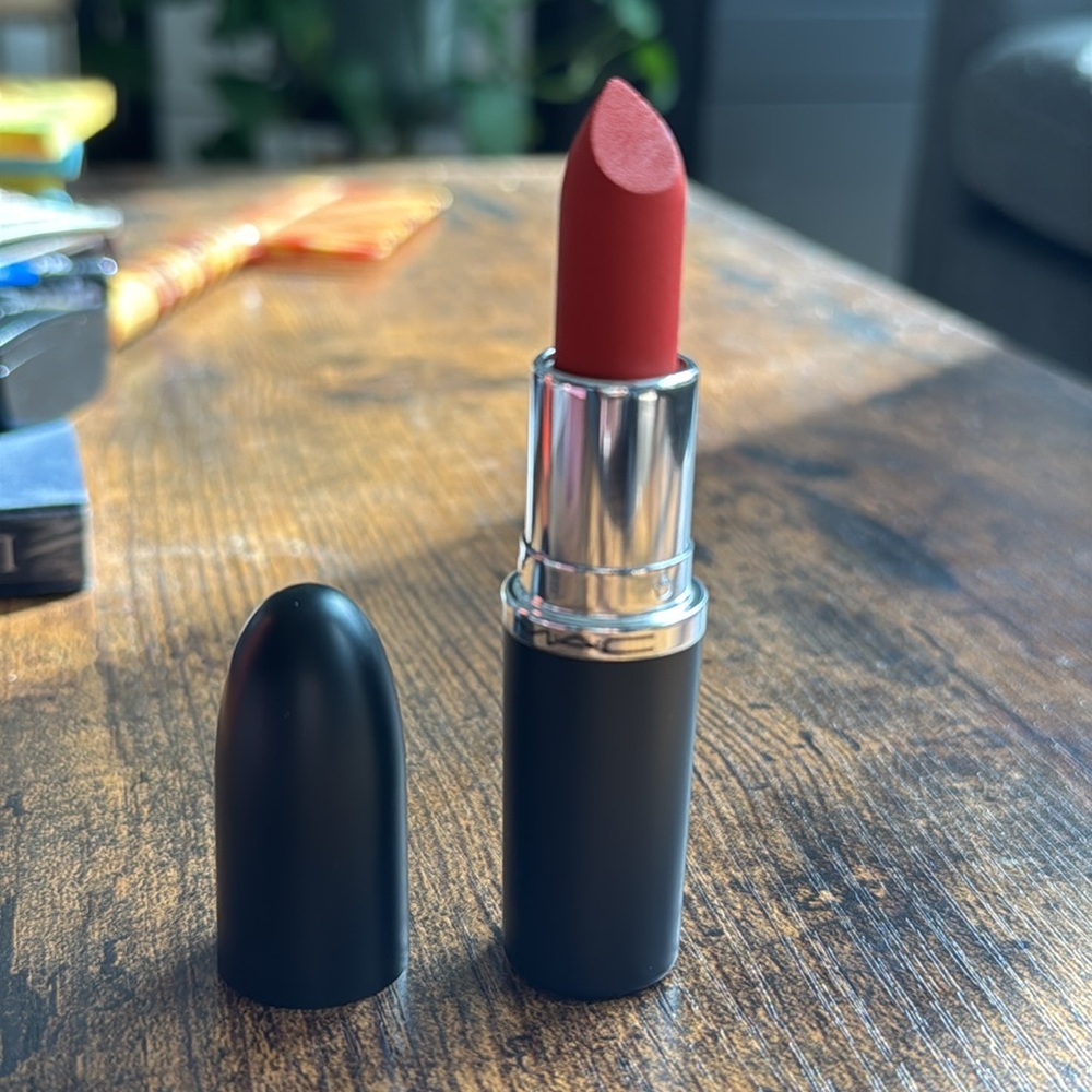 Mac ruby woo matte - full size - Picture 2 of 4